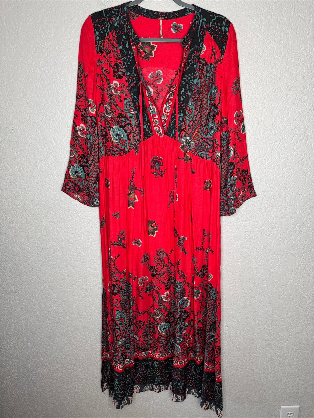 Free People If You Only Knew Maxi Dress Small Red Floral Boho As Seen On Tyra - Picture 2 of 9